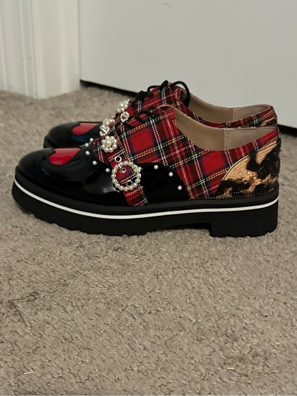 Cool Betsey Johnson size 7.5 red plaid lace up embellished Simonee shoes new - Picture 3 of 6